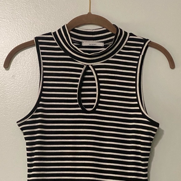 Acemi Black & White Strip Dress Keyhole Front Side Slit Knee Length Size Medium - Picture 2 of 8